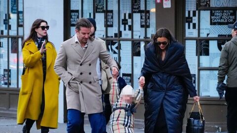 Irina Shayk y Bradley Cooper con su hija