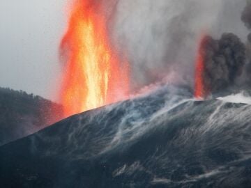 La nueva boca del volcán de Cumbre Vieja