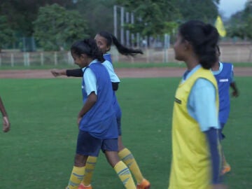 Fundaciones Ferrer y La Liga inauguran la primera academia femenina de fútbol en la India