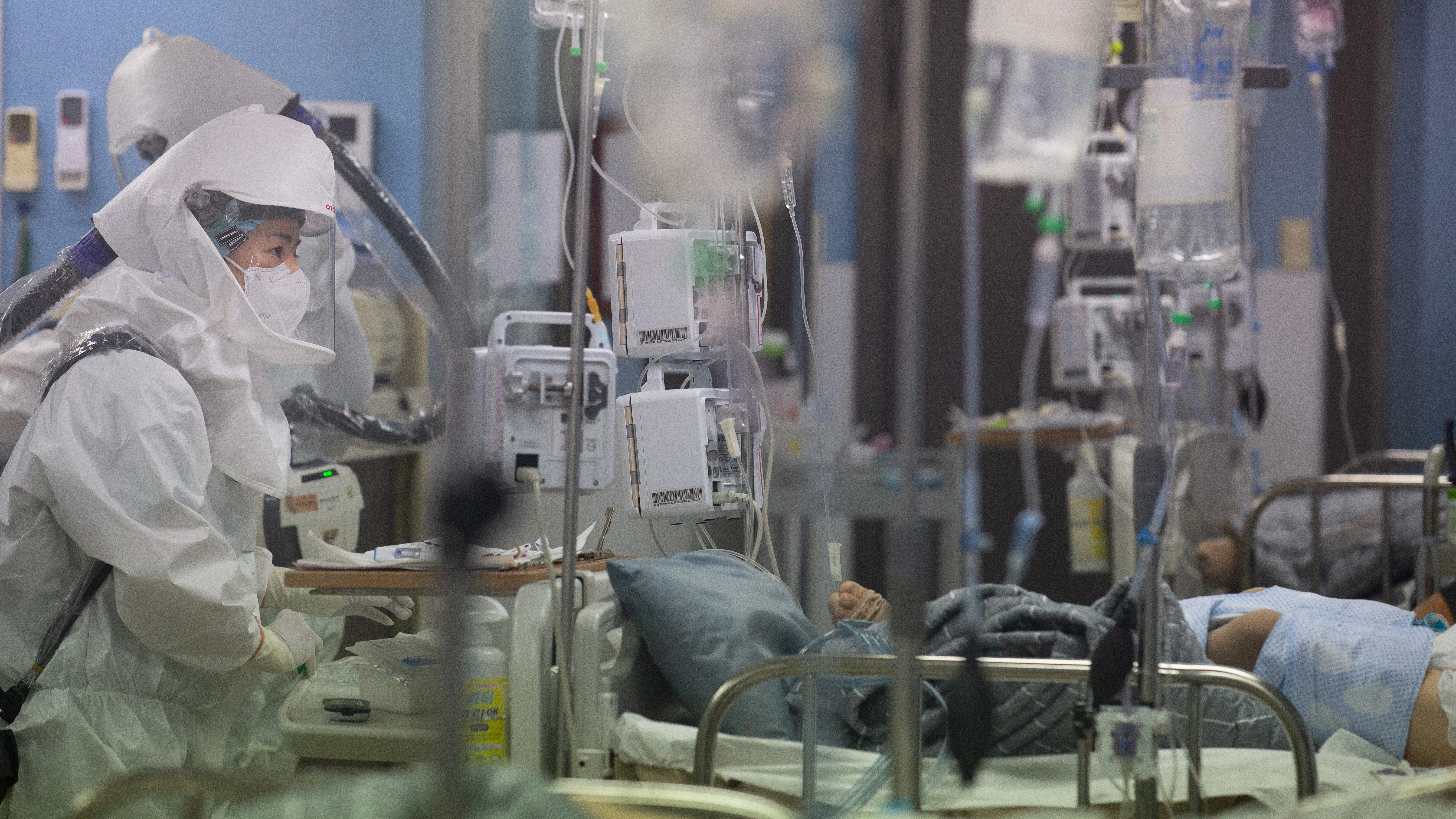 Reino Unido confirma la muerte del primer paciente por la variante ómicron por coronavirus Reino Unido confirma la muerte del primer paciente por la variante ómicron por coronavirus
