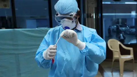 Confirmado el segundo caso de ómicron en Mallorca, los positivos por esta variante ascienden en España a 7 Confirmado el segundo caso de ómicron en Mallorca, los positivos por esta variante ascienden en España a 7