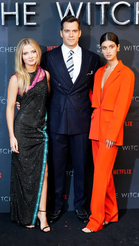 Henry Cavill, Freya Allen y Anya Chalotra en la premiere de la temporada 2 de 'The Witcher'