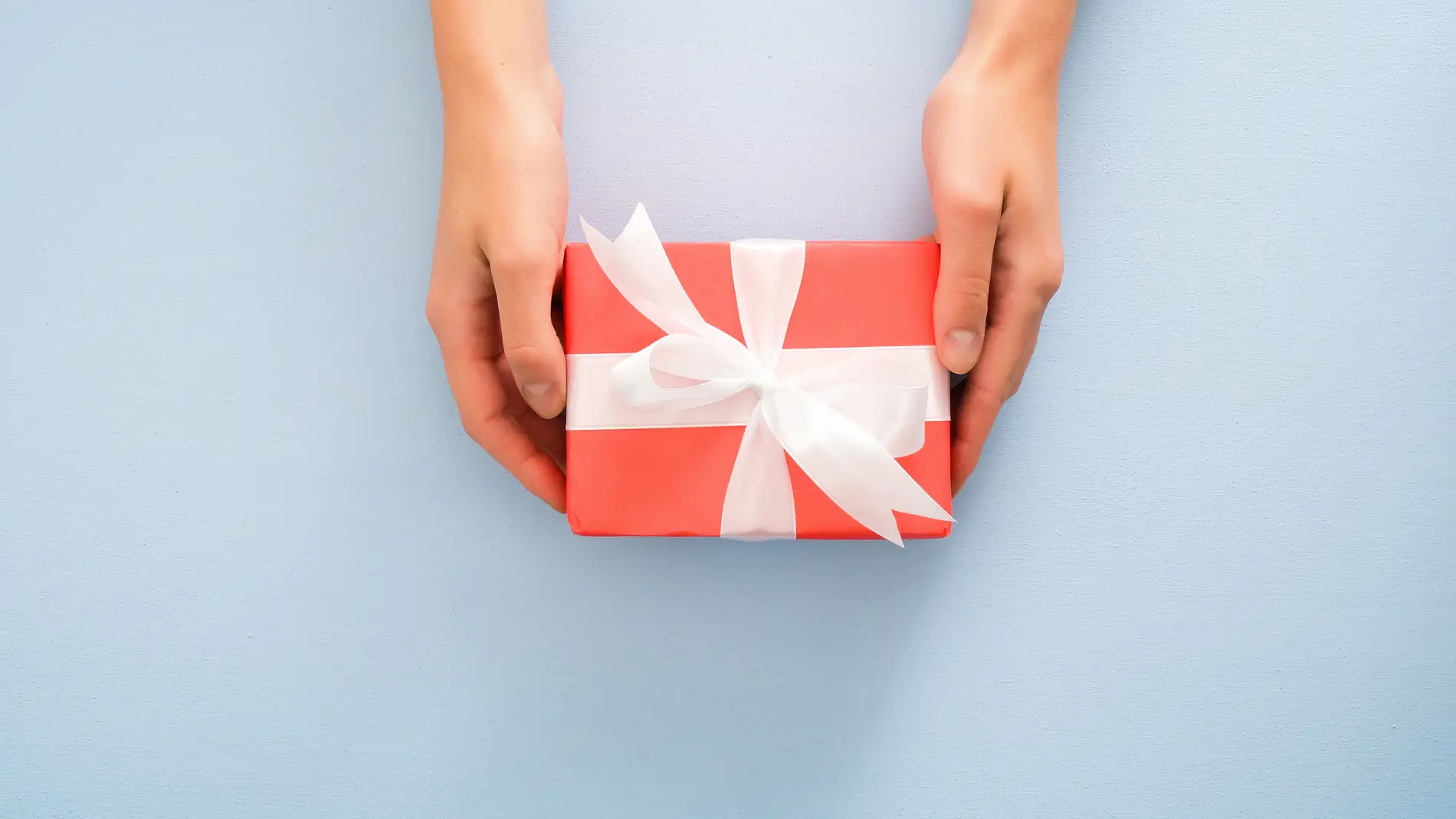Regalar es un placer para muchas personas.