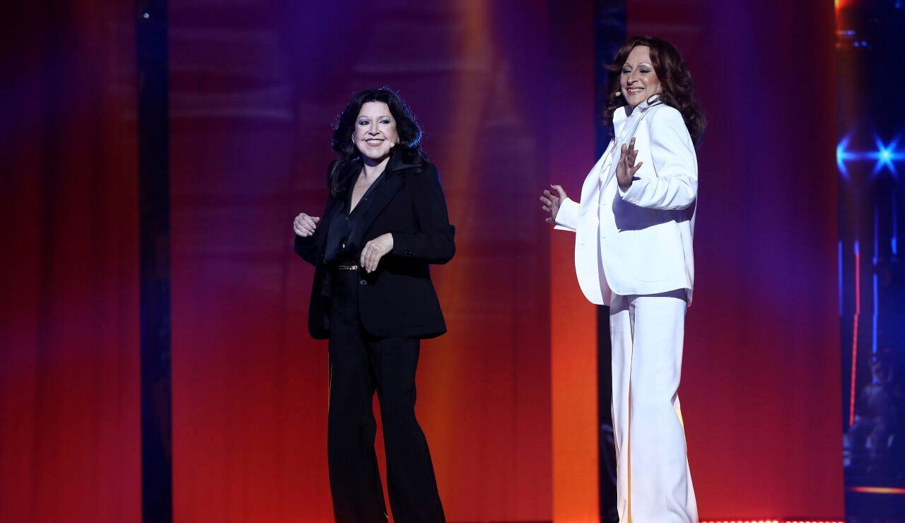 Loles León y Mariola Fuentes cantan ‘Yes Sir, I can boogie’ como Baccara 