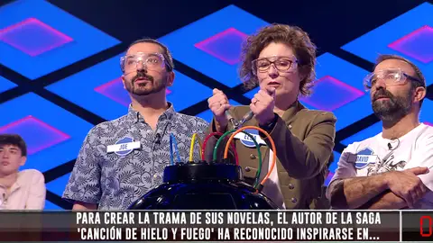 ‘Juego de tronos’ plantea un dilema a los ‘Metreros’: ¿en que se inspiró la saga literaria? El equipo se la ha jugado a cara o cruz entre las dos respuestas que veían más posibles.