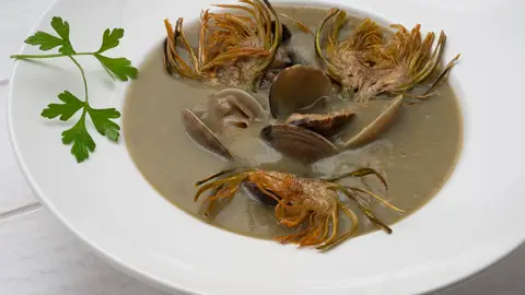 Ideal para la temporada: crema de alcachofas con almejas Ideal para la temporada: crema de alcachofas con almejas