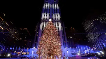 Iluminación del árbol de Navidad en el edificio The Rockefeller Center de Nueva York, cumple 89 años.
