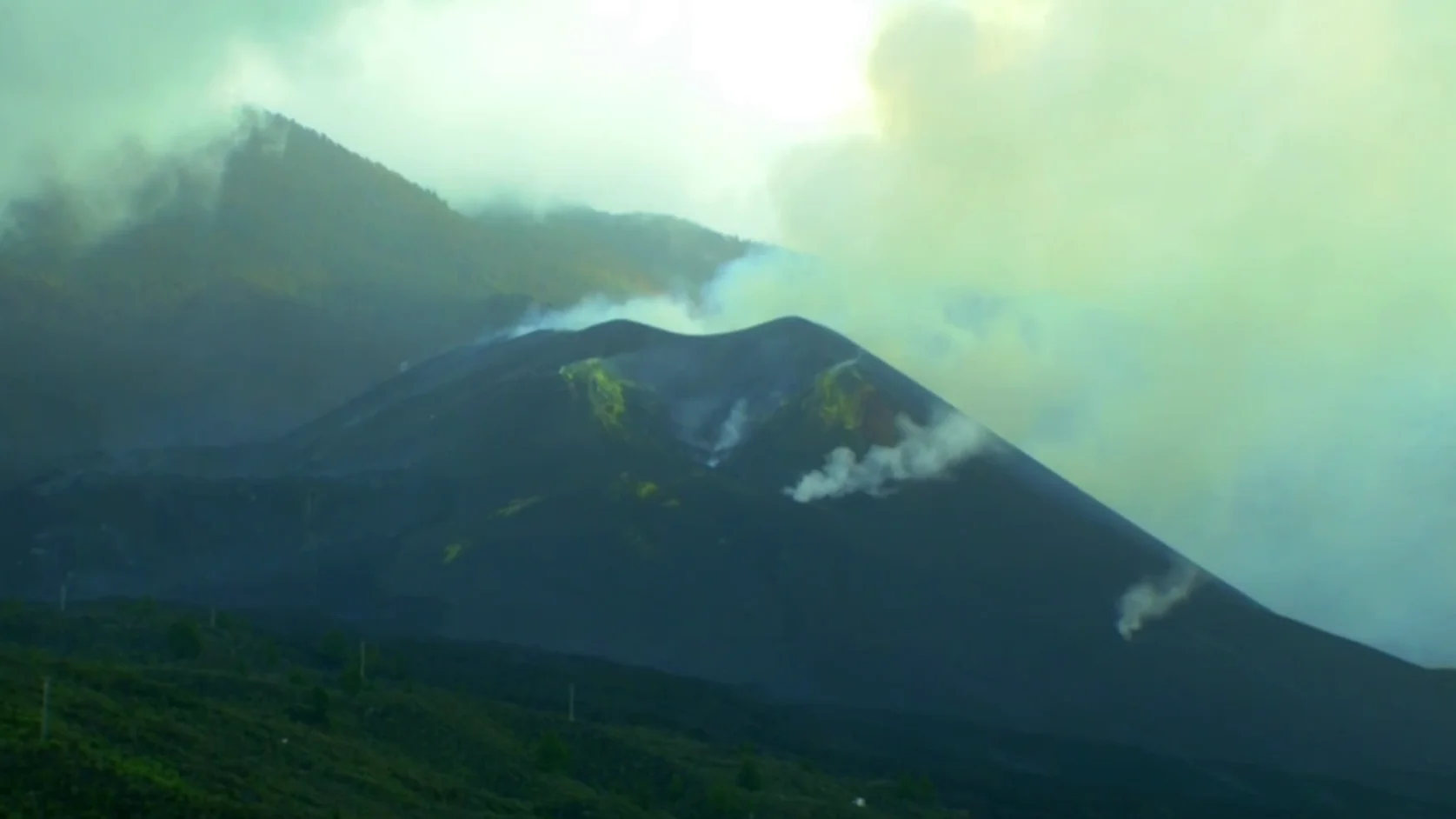 El volc&aacute;n de La Palma vive su jornada m&aacute;s tranquila desde que comenz&oacute; la erupci&oacute;n