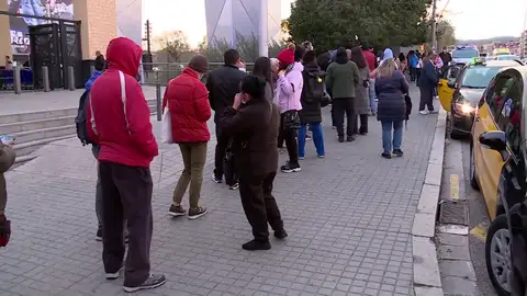 Barcelona, Madrid y Valencia acumulan largas colas para vacunarse contra el coronavirus Barcelona, Madrid y Valencia acumulan largas colas para vacunarse contra el coronavirus