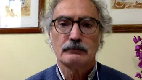 Jordi Mancebo, jefe de UCI: "Se recomienda evitar los contactos masivos esta Navidad" Jordi Mancebo, jefe de UCI: "Se recomienda evitar los contactos masivos esta Navidad"