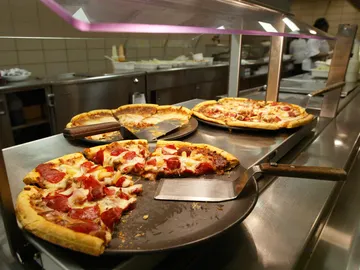 Google celebra el Día de la Pizza con un Doodle interactivo sobre el arte de cortarla Google celebra el Día de la Pizza con un Doodle interactivo sobre el arte de cortarla