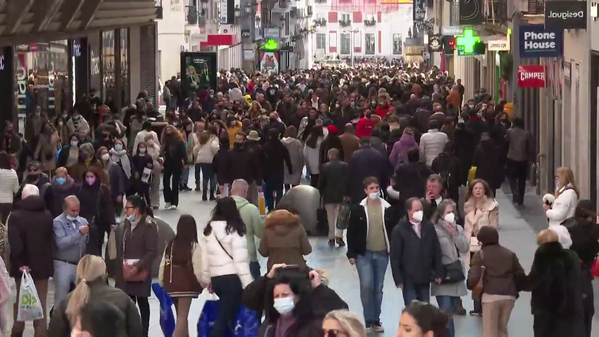 Preocupaci&oacute;n entre los epidemi&oacute;logos por las aglomeraciones durante el puente: "Habr&aacute; consecuencias"