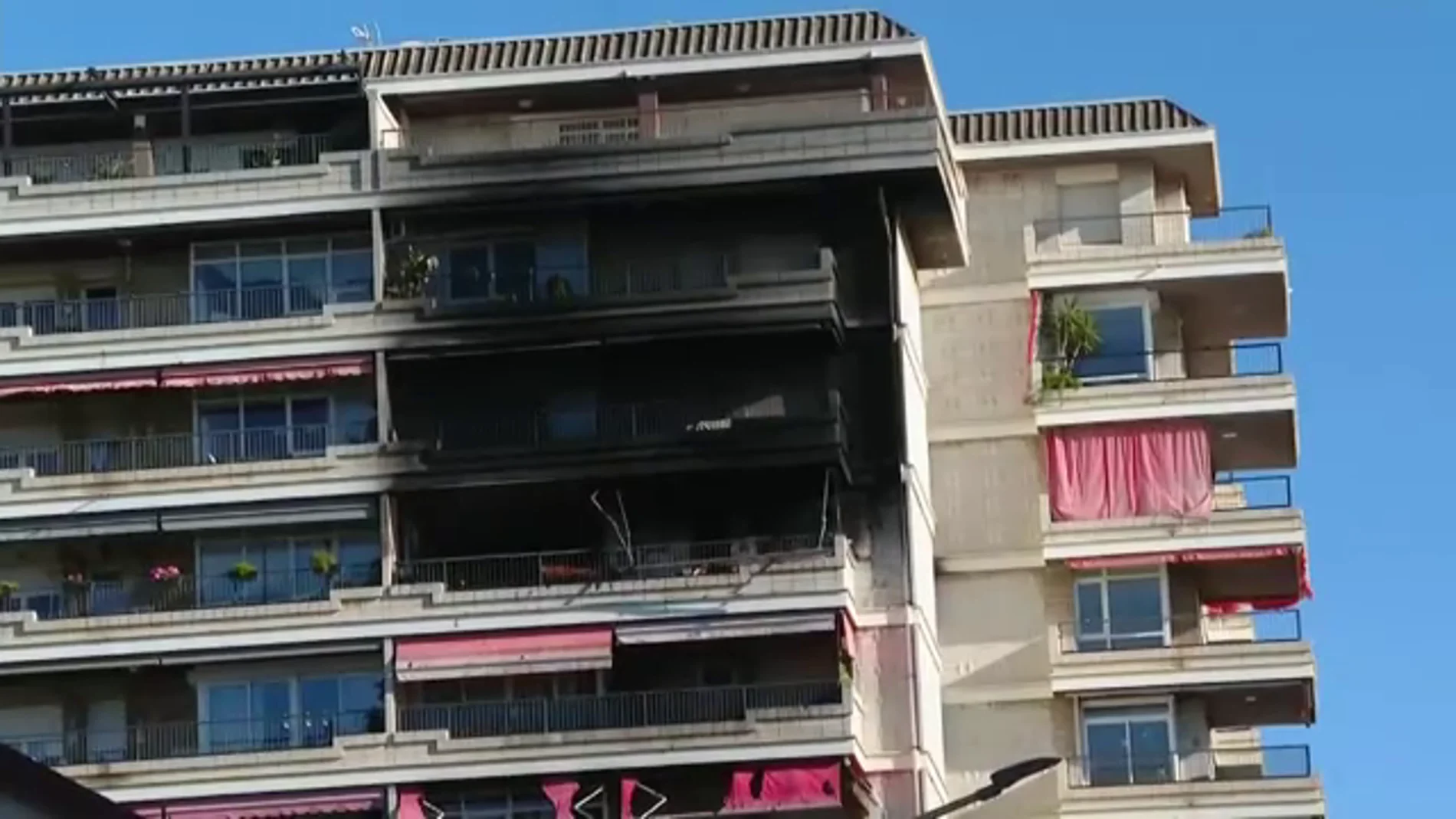 Muere un matrimonio de ancianos en el incendio de su piso en Vilassar de Mar, en Barcelona