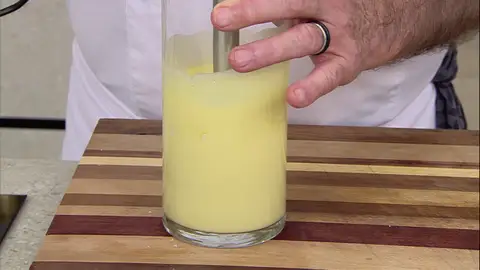 El paso a paso de Karlos Arguiñano para una masa de crepes perfecta El paso a paso de Karlos Arguiñano para una masa de crepes perfecta