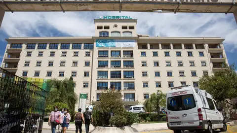 Los sanitarios del Hospital de Málaga contagiados de coronavirus tras una cena de Navidad ascienden a 78 Los sanitarios del Hospital de Málaga contagiados de coronavirus tras una cena de Navidad ascienden a 78