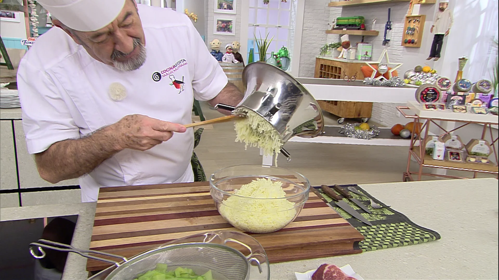 Con Karlos Argui&ntilde;ano: c&oacute;mo hacer un delicioso pur&eacute; de patata natural