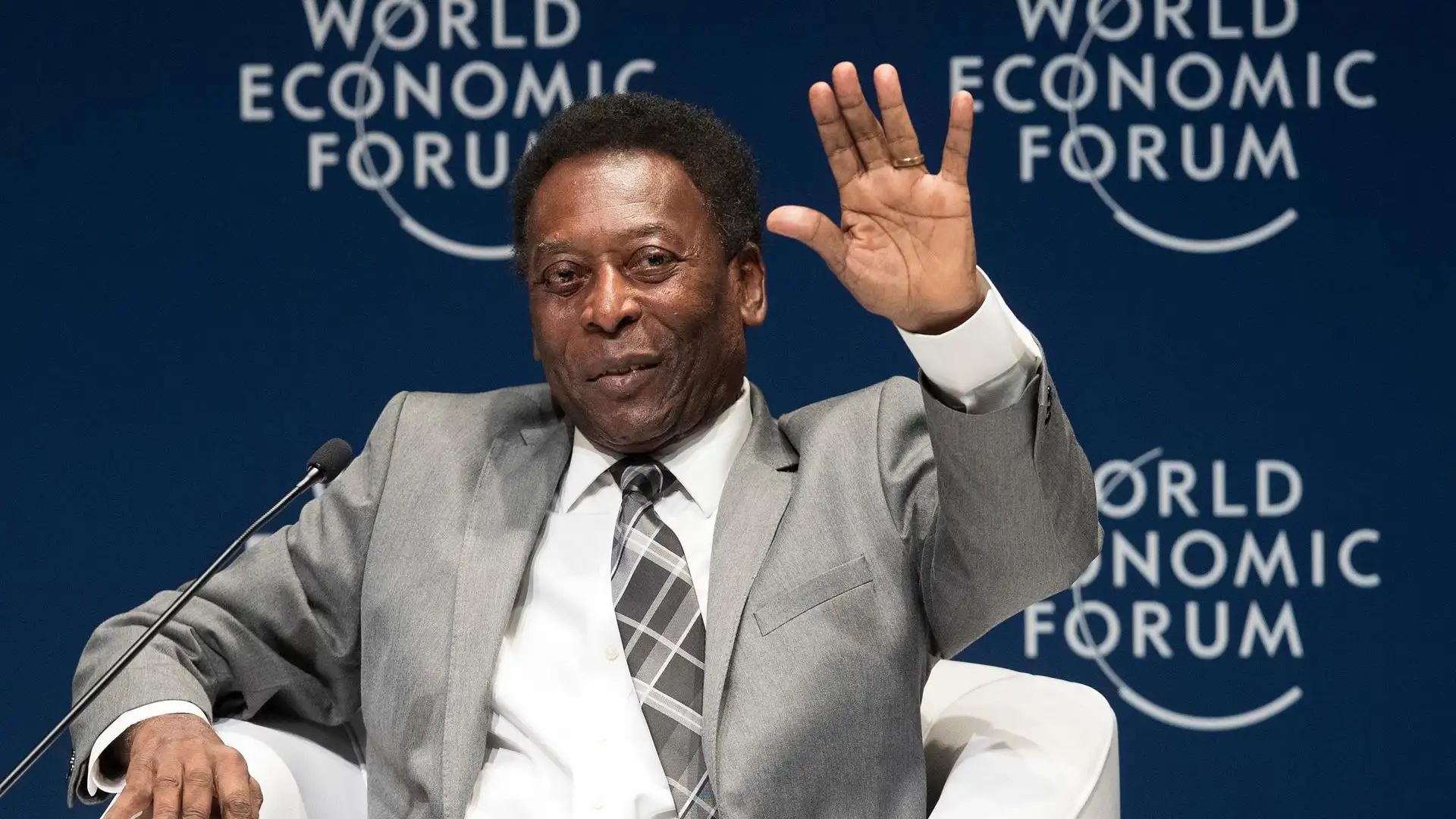Pel&eacute;, ingresado de nuevo en el hospital para tratarse de su c&aacute;ncer de colon