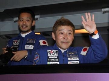 Rusia envía al multimillonario japonés Yusaku Maezawa a la EEI, primer turista en 12 años. 