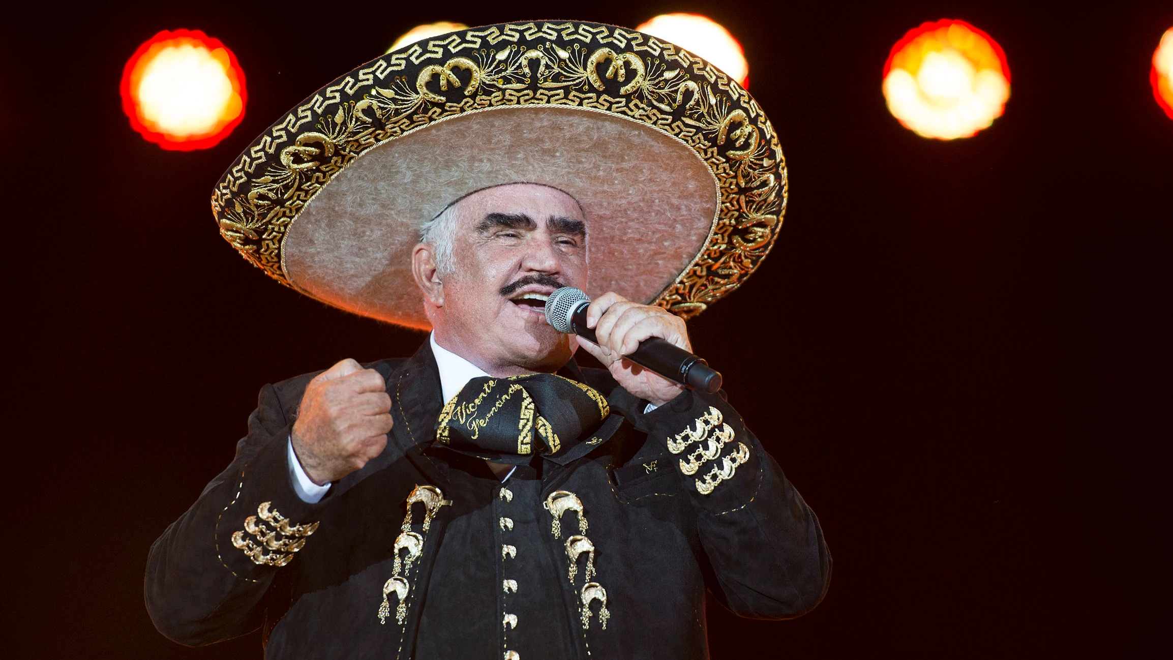Muere Vicente Fern&aacute;ndez, uno de los reyes de la ranchera