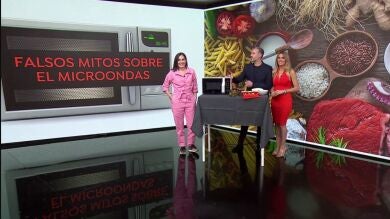 Los falsos mitos sobre cocinar con microondas, desmontados por Boticaria García