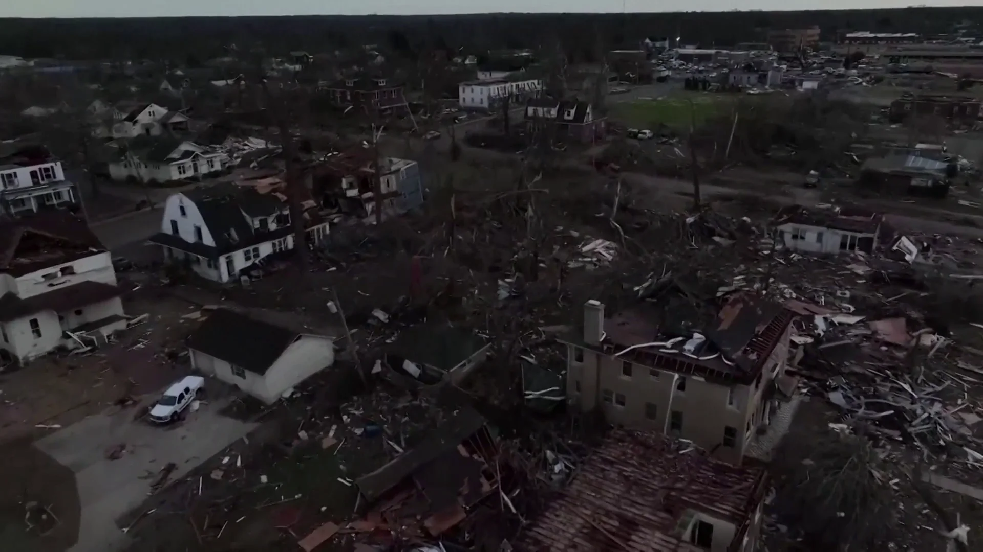 Así ha quedado la zona cero de los tornados en Estados Unidos Así ha quedado la zona cero de los tornados en Estados Unidos