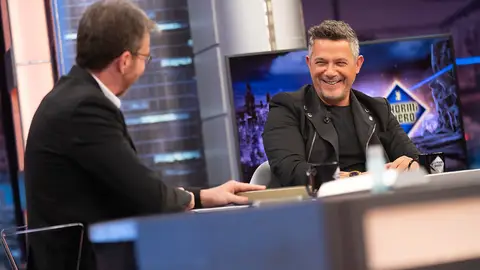 La extraña manía de Alejandro Sanz La extraña manía de Alejandro Sanz