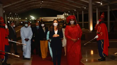 La reina Letizia llegando a Senegal La reina Letizia llegando a Senegal