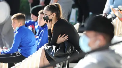 Julia Janeiro viendo el partido de su nuevo novio, Tommy Rossi Julia Janeiro viendo el partido de su nuevo novio, Tommy Rossi