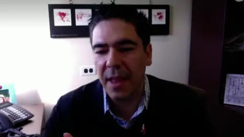 El científico Javier Bravo-Cordero, tras el hallazgo sobre la metástasis: "Esperamos poder alargar la supervivencia de los pacientes de cáncer" El científico Javier Bravo-Cordero, tras el hallazgo sobre la metástasis: "Esperamos poder alargar la supervivencia de los pacientes de cáncer"