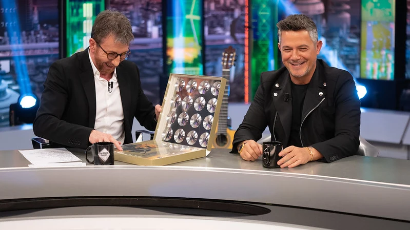 Alejandro Sanz confiesa el motivo por el que no vuelve a escuchar sus discos: "Tengo que quedarme con el recuerdo"