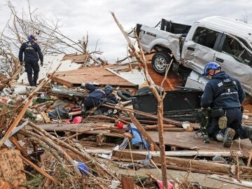 Destrozos en Dawson Springs, Kentucky, generados por un tornado