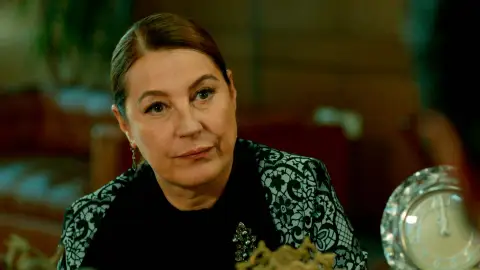 Hünkar desvela su pasado a Demir: “Fekeli y yo nos enamoramos” Hünkar desvela su pasado a Demir: “Fekeli y yo nos enamoramos”