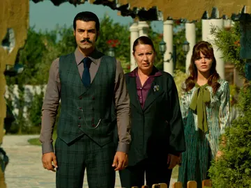 Yilmaz y Müjgan, los nuevos vecinos de los Yaman Yilmaz y Müjgan, los nuevos vecinos de los Yaman