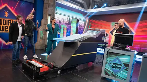 La puntería de ‘el Bola Park musical’ deja fascinada a Nathy Peluso: “Me lo quiero llevar a un concierto” Ciencia con Marron