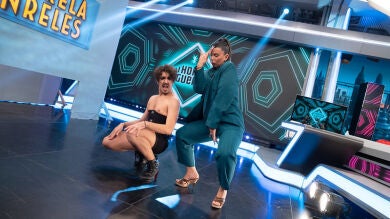 Nathy Peluso se viene arriba bailando con uno de los participantes del juego de Trancas y Barrancas