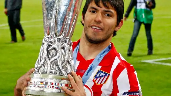 El mundo del fútbol arropa a Agüero en su adiós: "Rey Kun" El mundo del fútbol arropa a Agüero en su adiós: "Rey Kun"