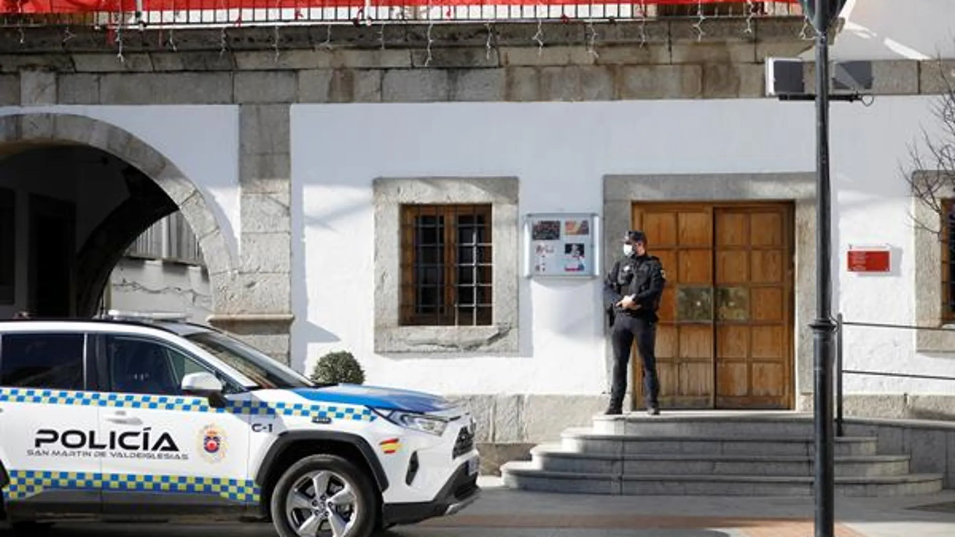 Detienen a la exalcaldesa de San Martín de Valdeiglesias y a otras 4 personas por un presunto delito de corrupción urbanística