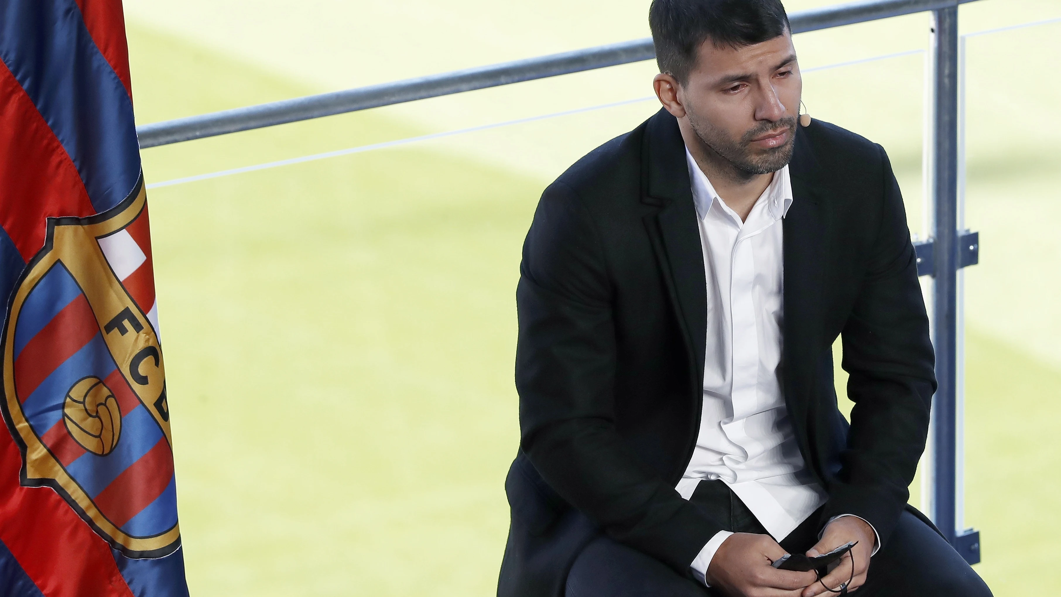 Kun Ag&uuml;ero en la rueda de prensa en la que ha anunciado su retirada