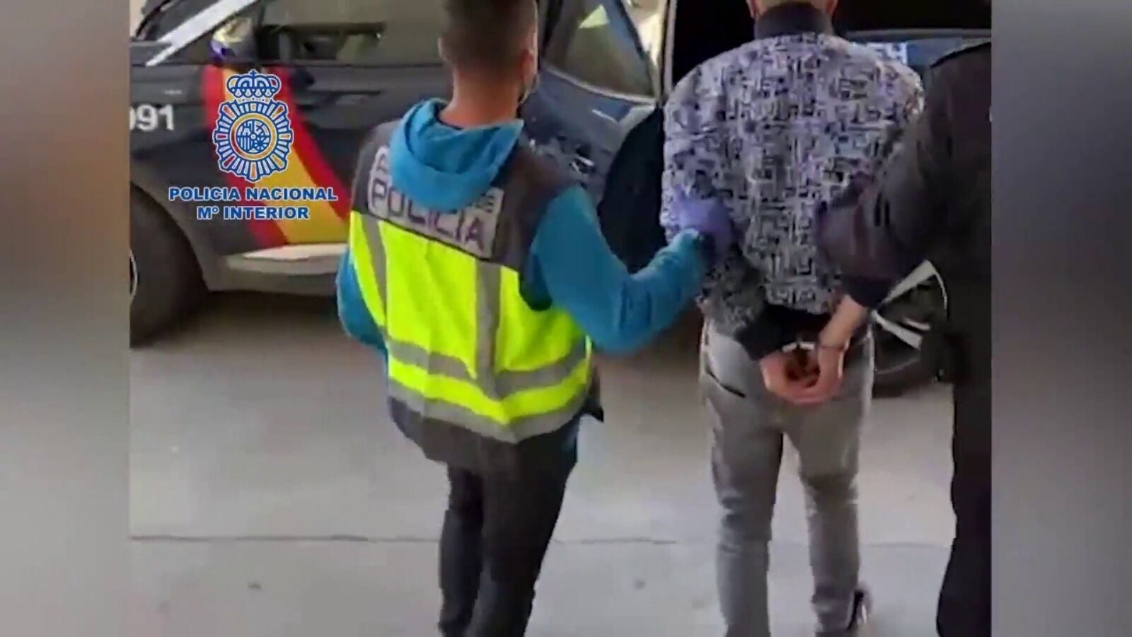Detenido un hombre por agredir a otro mientras hablaba con su exnovia en Estepona
