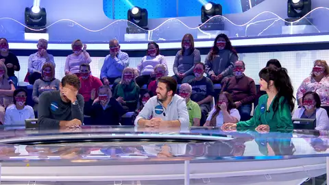 Roberto Leal, al público de ‘Pasapalabra’ tras la broma de Orestes: “Podéis sacudirle” Roberto Leal, al público de ‘Pasapalabra’ tras la broma de Orestes: “Podéis sacudirle”