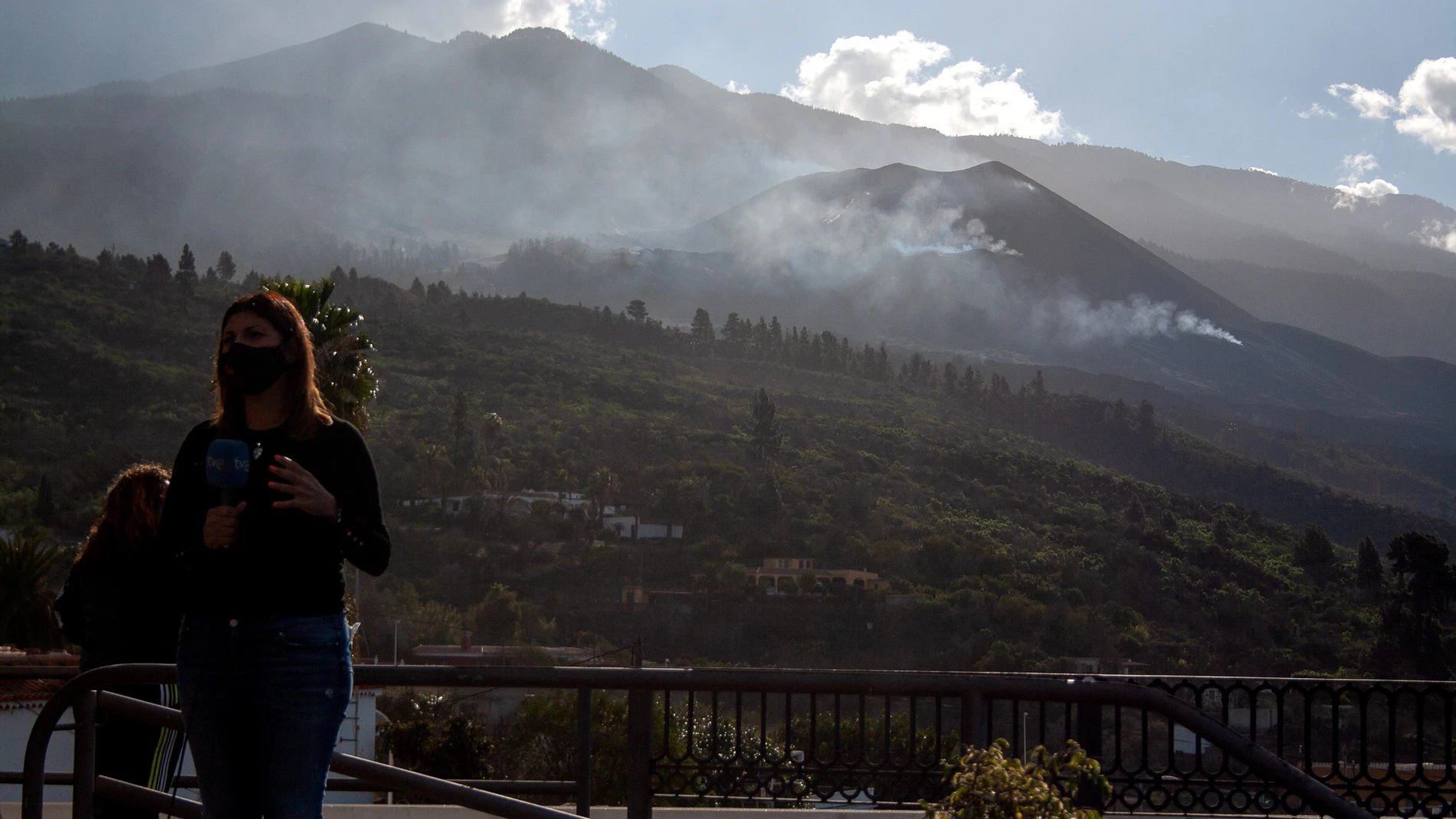 El volcán de La Palma comienza a presentar síntomas de agotamiento tras dos días sin actividad