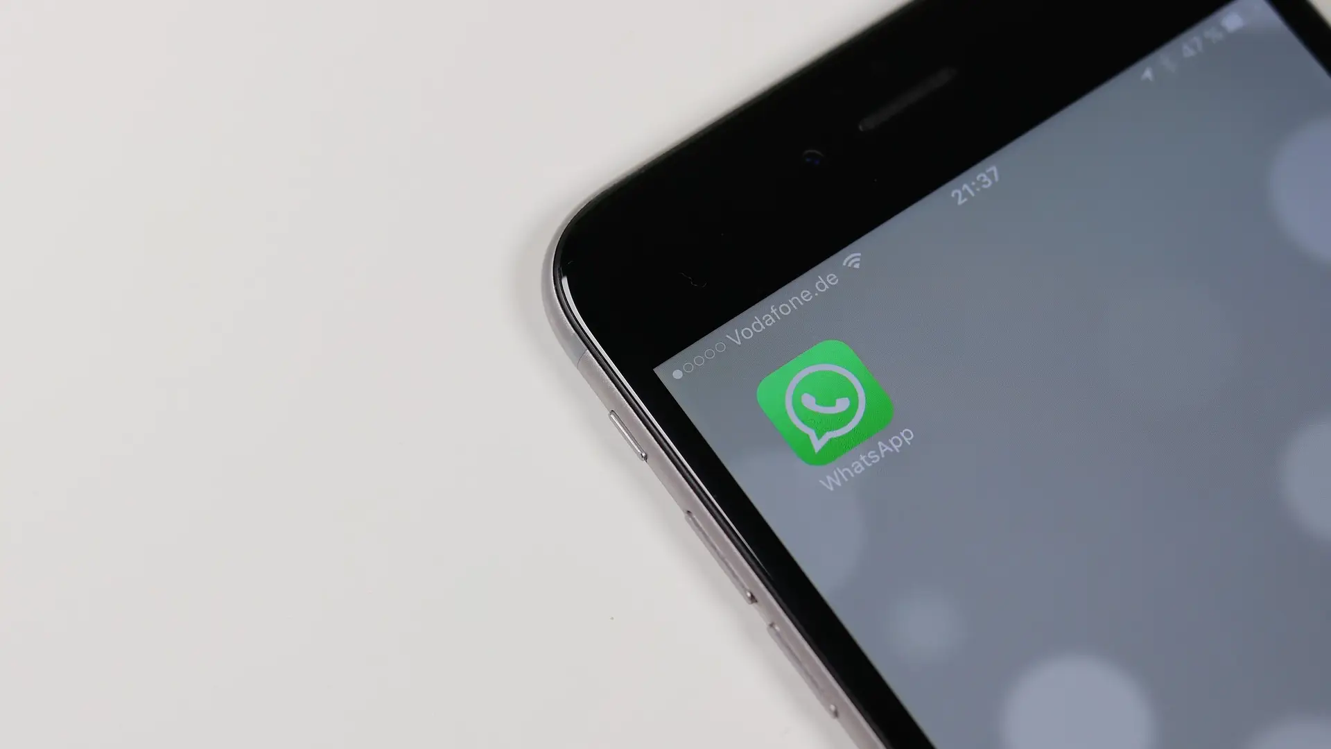 WhatsApp WhatsApp