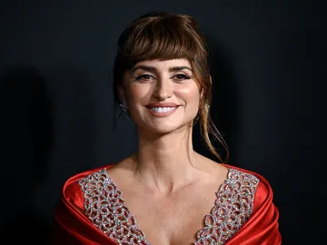 Penélope Cruz homenajeada por el MoMa y vestida de Chanel Penélope Cruz homenajeada por el MoMa y vestida de Chanel