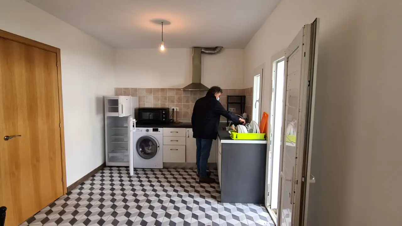 Una localidad de Pontevedra se vuelca con una familia que lo ha perdido todo en un incendio: "Estamos muy agradecidos"
