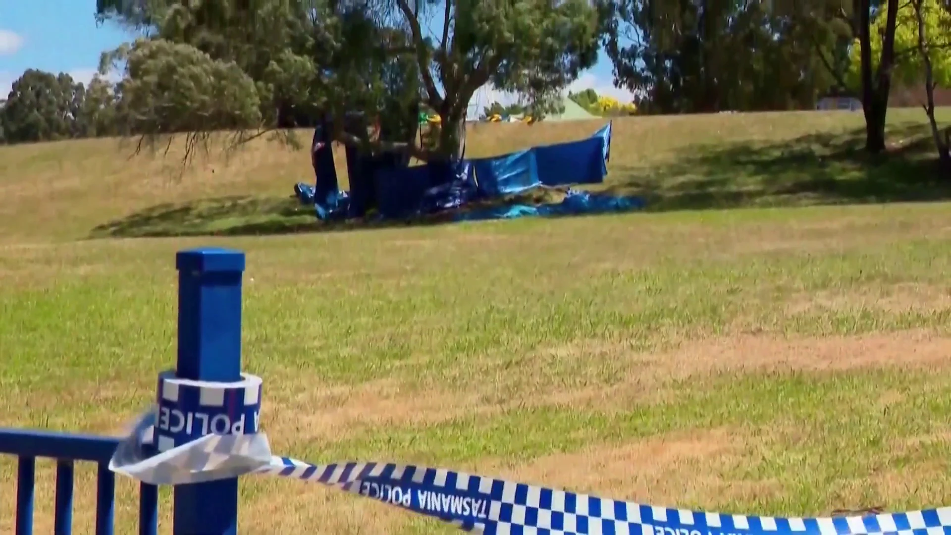 Cuatro niños mueren tras volar un castillo hinchable en Australia Cuatro niños mueren tras volar un castillo hinchable en Australia