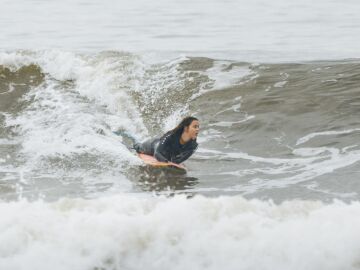 Sarah Almagro, subcampeona del mundo de surf adaptado