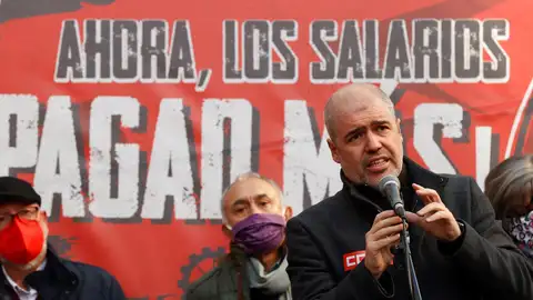 CCOO y UGT reclaman ante la sede de la CEOE que suba los salarios CCOO y UGT reclaman ante la sede de la CEOE que suba los salarios