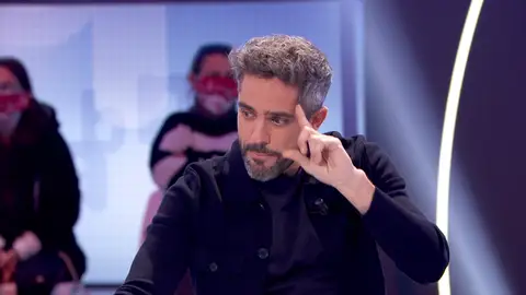 Roberto Leal desvela cuánto mide su “cabezón” Roberto Leal desvela cuánto mide su “cabezón”