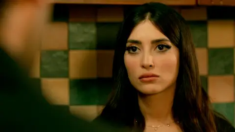 Müjgan no soporta ver a Yilmaz cerca de Züleyha Müjgan no soporta ver a Yilmaz cerca de Züleyha