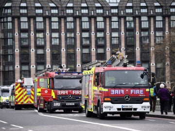 Cuatro niños mueren en un incendio de una casa en Londres
